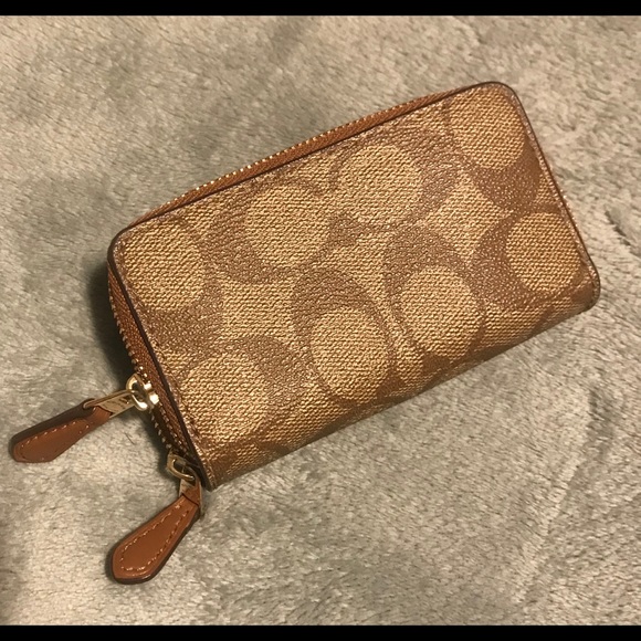 Coach Mini Wallet - Picture 7 of 8